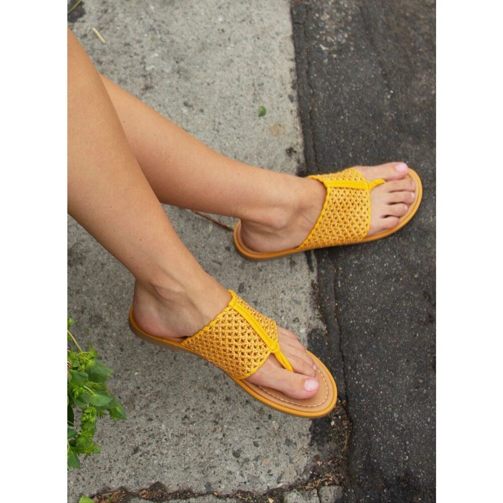 NWT Seychelles Florence Woven Sandal- Yellow- size 9
